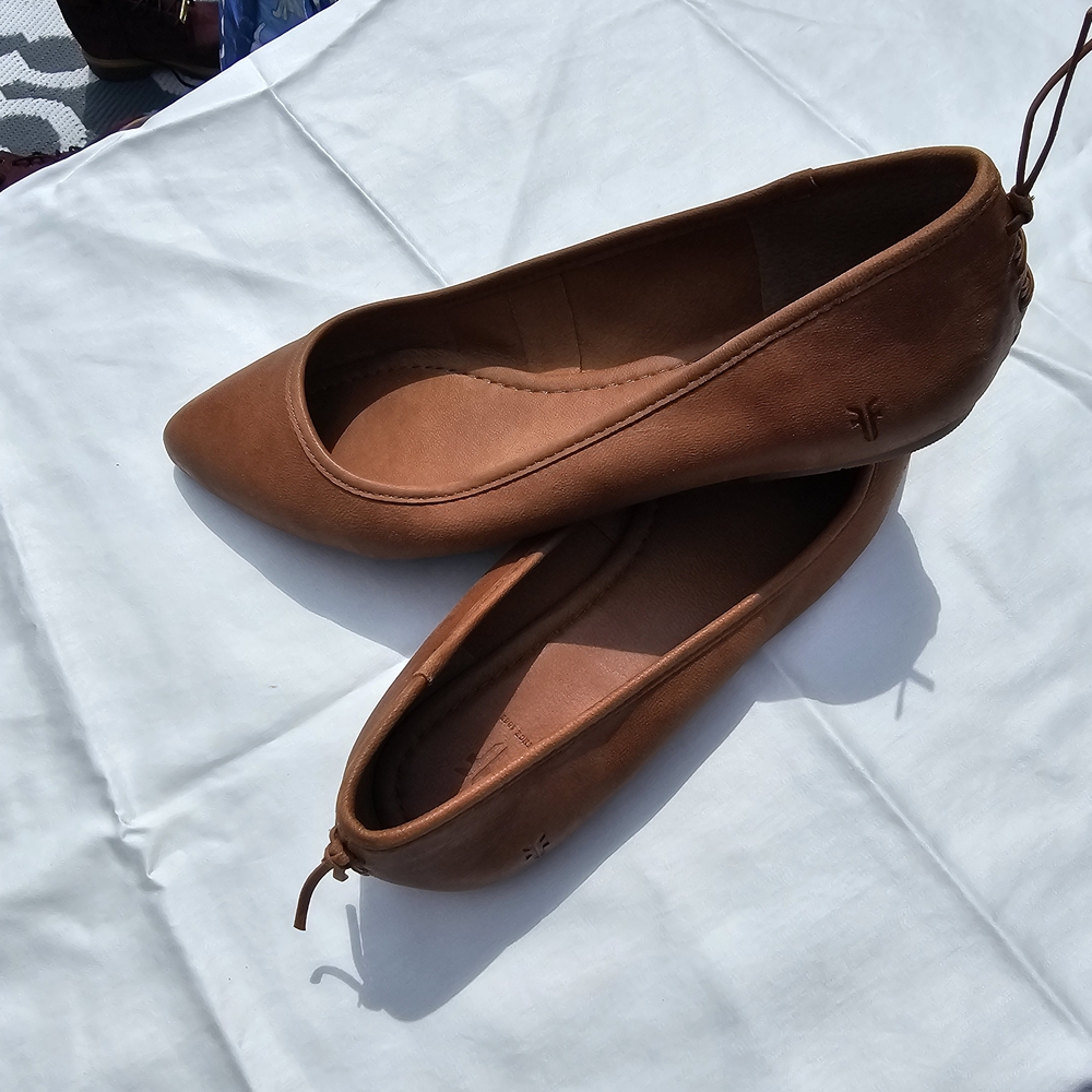 New Frye Tan Leather Ballet Flats